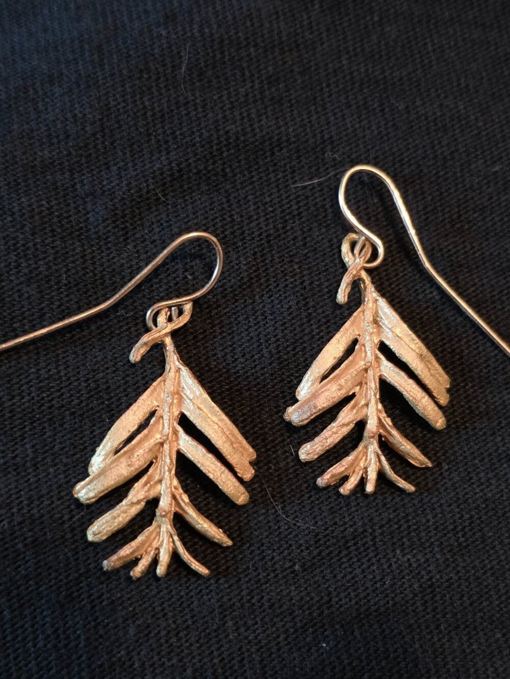 Stunning 18k Gold Vermeil Leaf Drop Earrings ✨